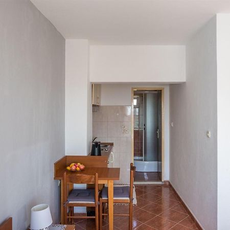 Apartments Tolj Igrane Bagian luar foto