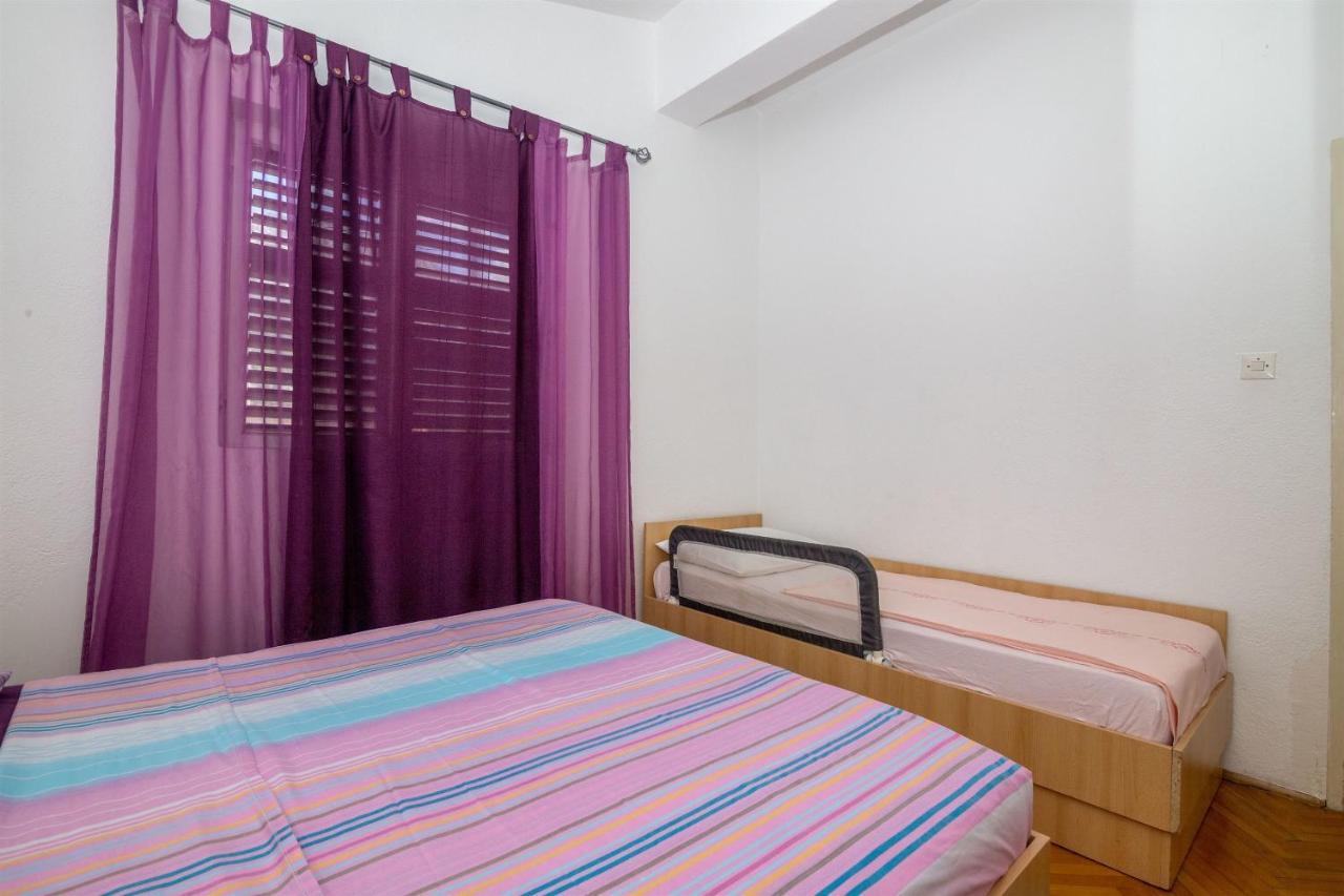 Apartments Tolj Igrane Bagian luar foto