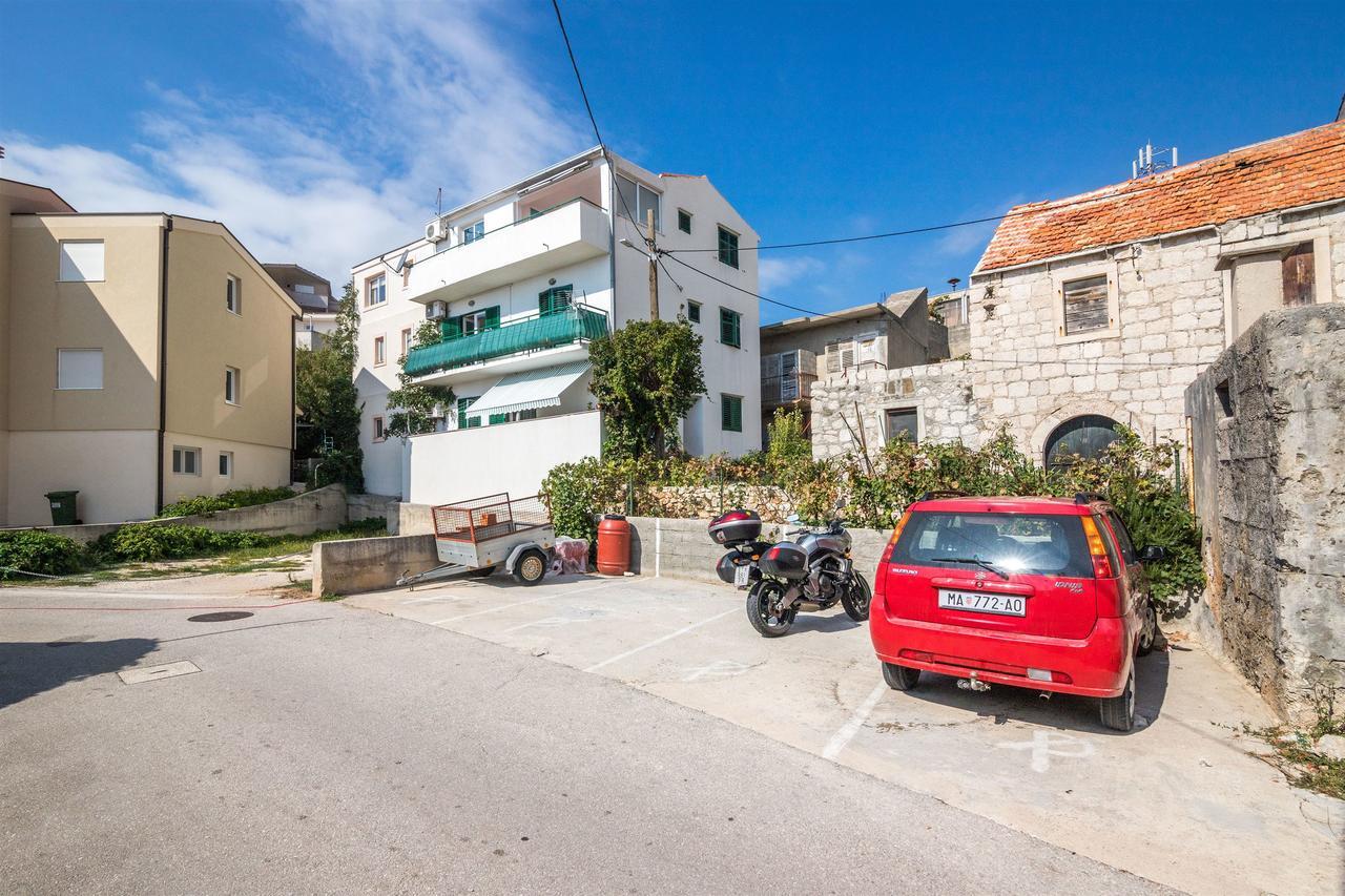Apartments Tolj Igrane Bagian luar foto